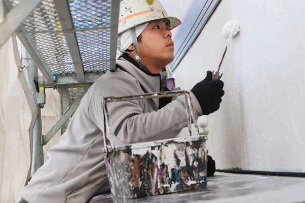 painting11_600x400 | 塗りかえ工房 岐阜県大垣市 塗りかえ工房 佐々木社長 外壁塗装 屋根塗装 外壁修理 屋根修理 倉庫塗装 モルタル塗装 モルタル修理 工場塗装 ビル塗装 テラス塗装 ベランダ塗装 ベランダ防水 カバー工法 害虫駆除